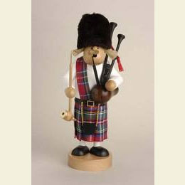 Smoker Scotsman with bagpipe  -  29cm